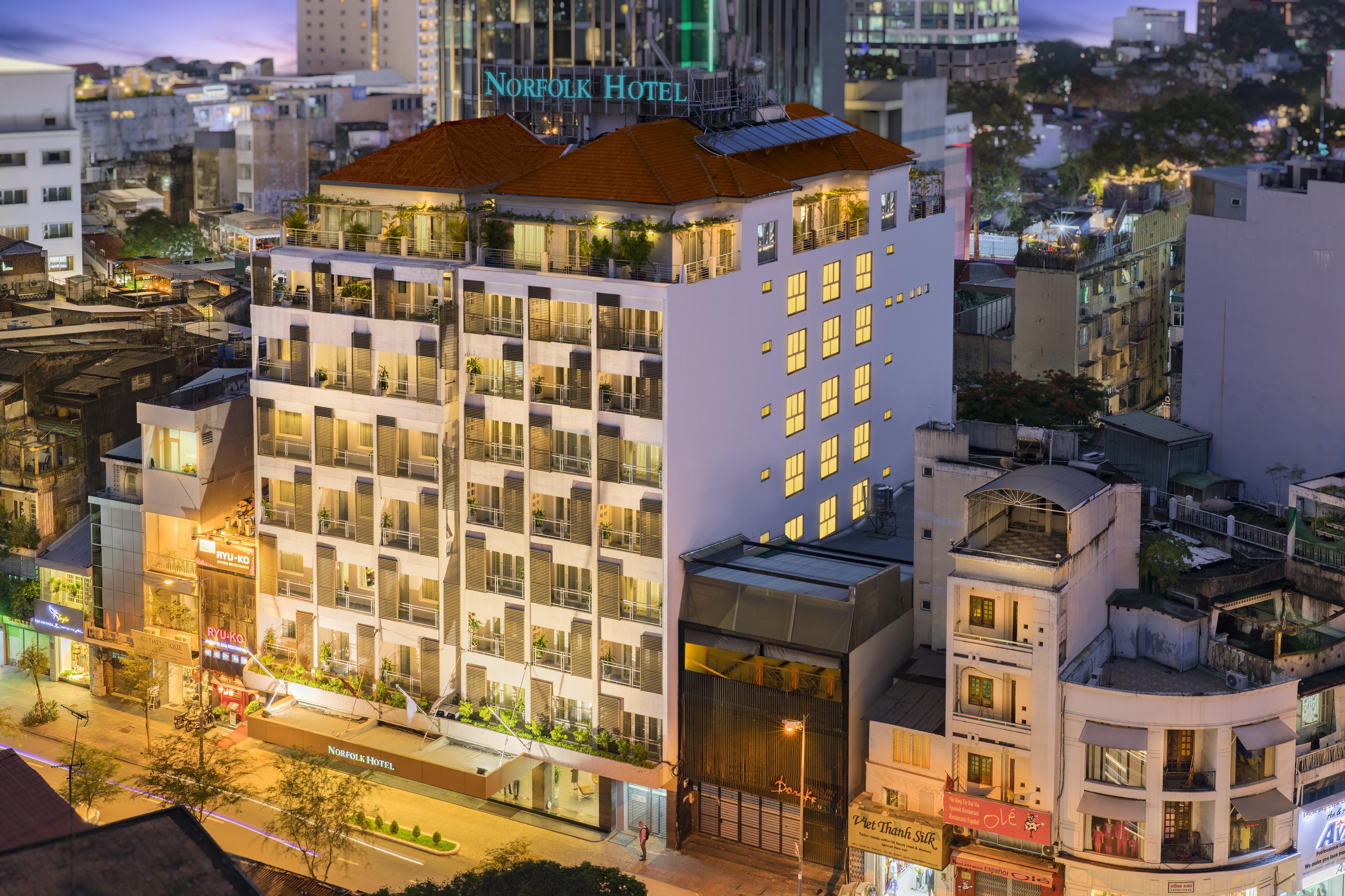 Norfolk Hotel Saigon Хошимин Екстериор снимка